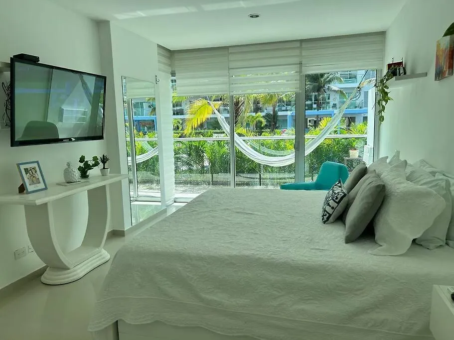 Beachfront Bliss-2Br Haven Steps From Sandy Shores Cartagena Colombia