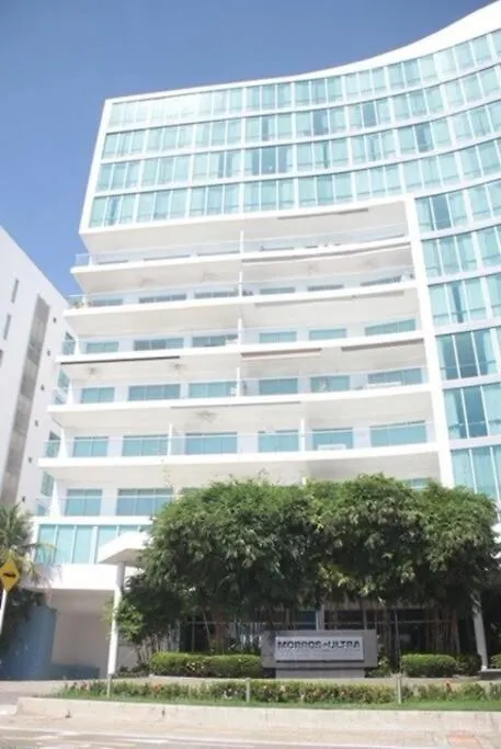 Beachfront Bliss-2Br Haven Steps From Sandy Shores Cartagena 0*,  Colombia