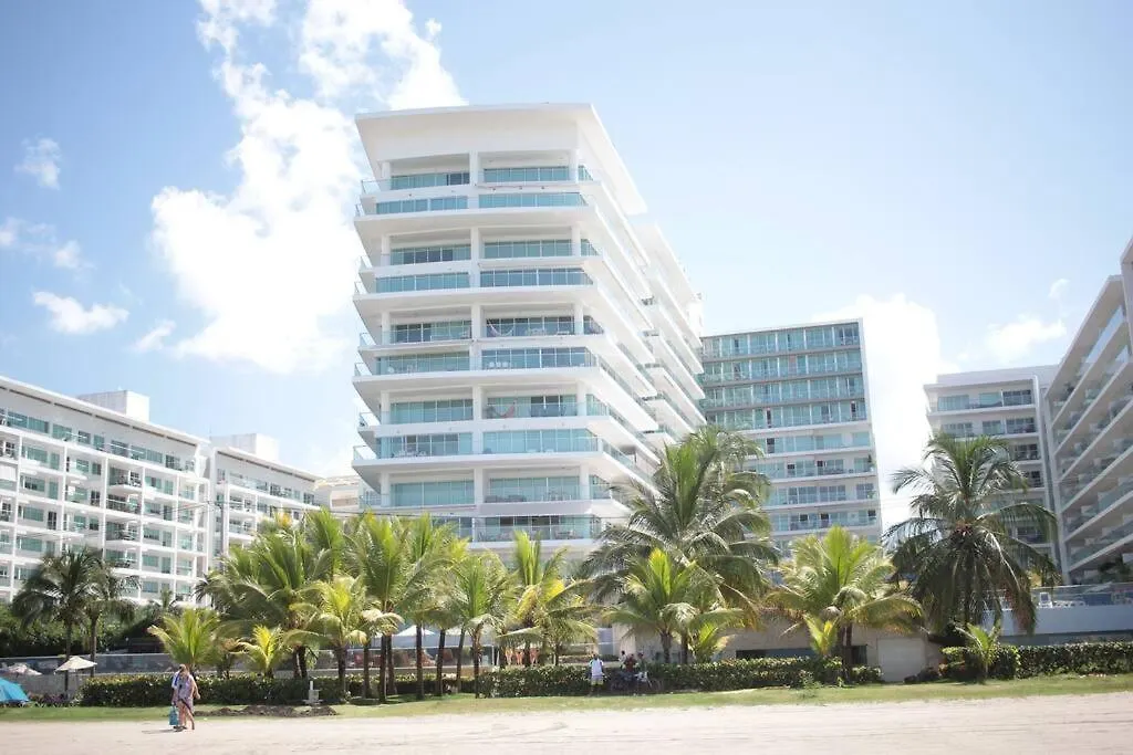 Beachfront Bliss-2Br Haven Steps From Sandy Shores Cartagena Apartment