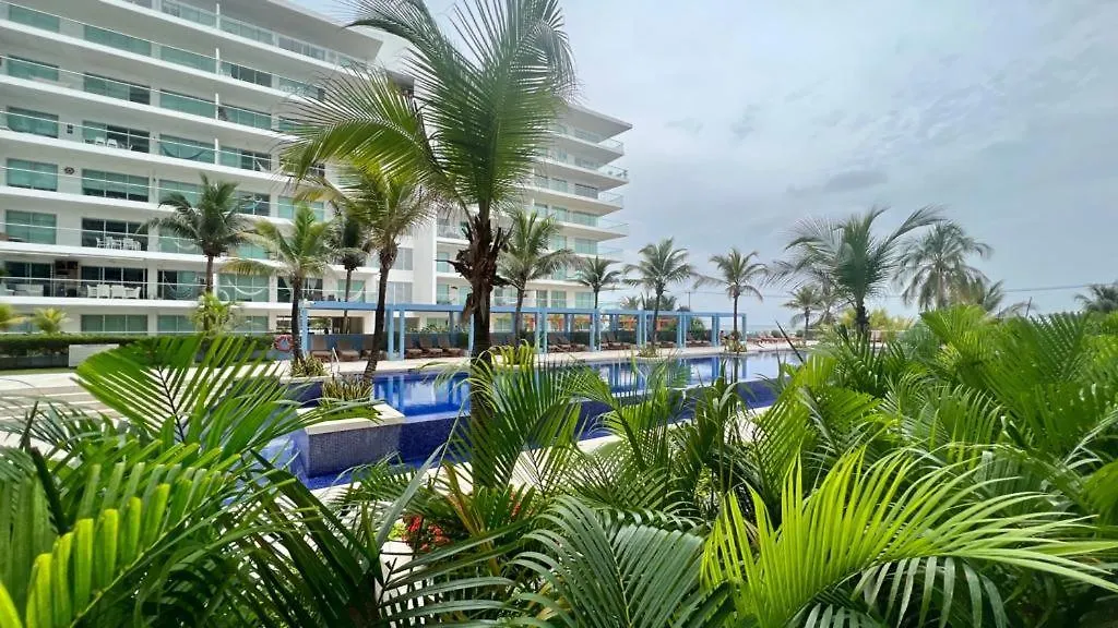 Beachfront Bliss-2Br Haven Steps From Sandy Shores Cartagena Apartment